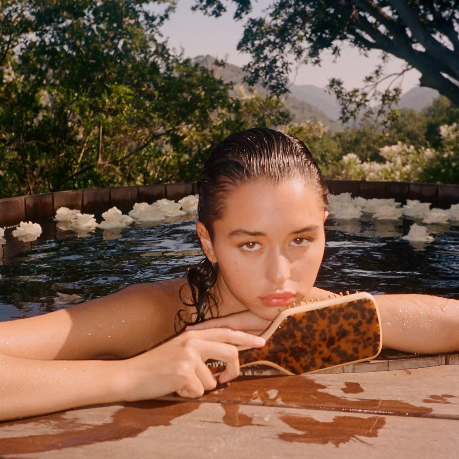 Bamboo Paddle Brush in Tortoise - Image 4